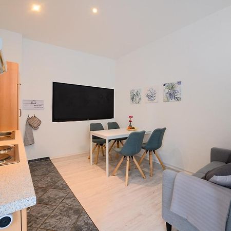 Grosszuegige Wohnung, Top-Lage Auf Dem Werder, Max 4 Personen Magdeburgo Exterior foto